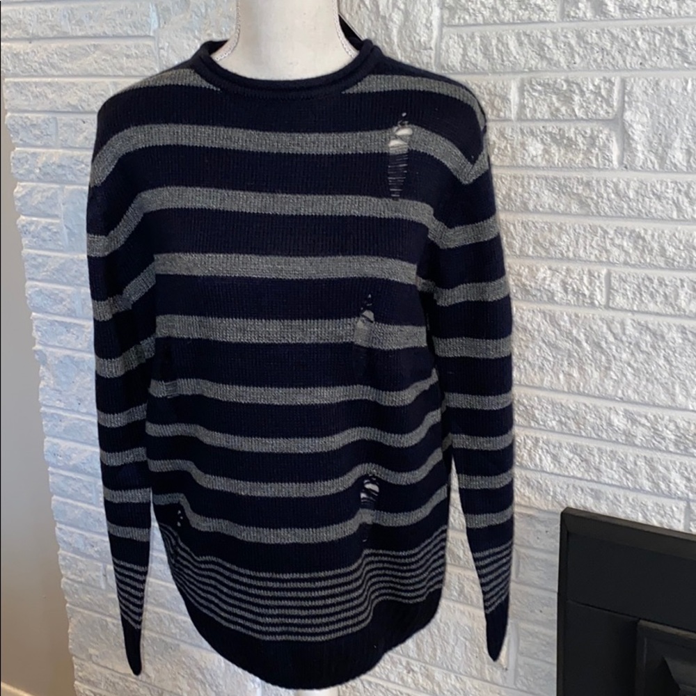 Boohoo man Kenzarro distressed sweater NWT